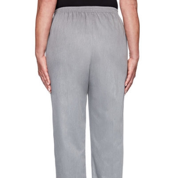 Alfred Dunner Proportioned Short Pant - Picture 2 of 3
